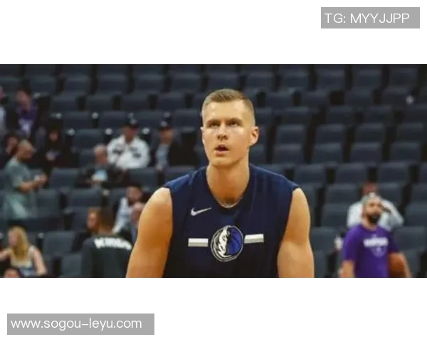 库里谈勇士交易动态表示期待波津加盟并理解截止日的复杂性